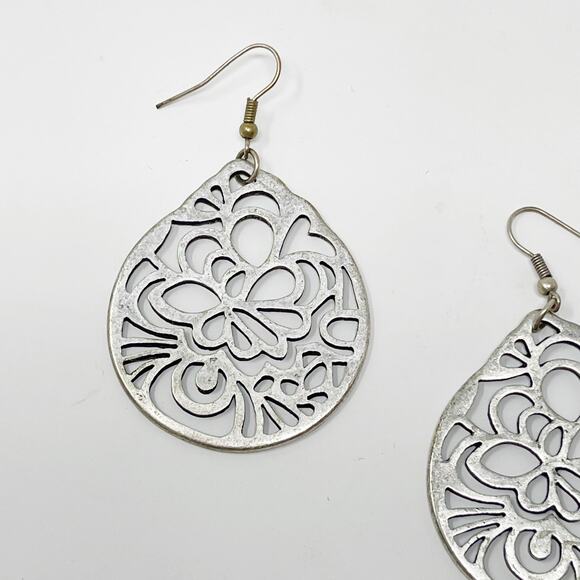Silver Tone Laser Cut Tear Drop Earrings Hoop Closure Dangle - Picture 2 of 2